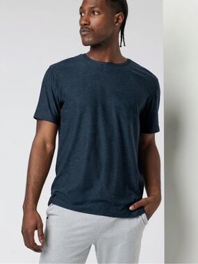 Vuori |  Strato Tech Tee